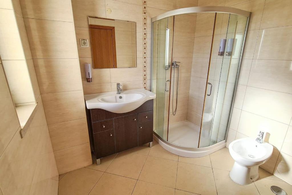 Charming 3-bedroom With Pool In Holiday home Albufeira