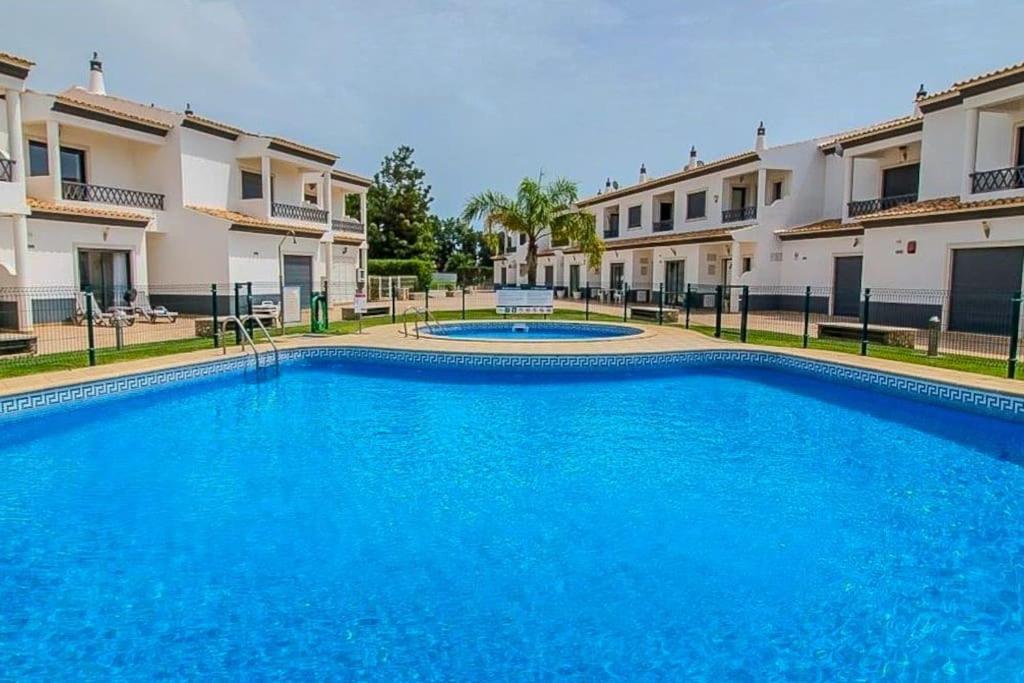 Charming 3-bedroom With Pool In