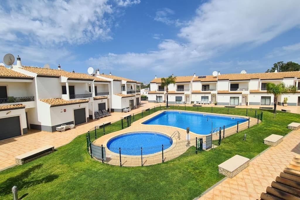 Holiday home Charming 3-bedroom With Pool In Albufeira